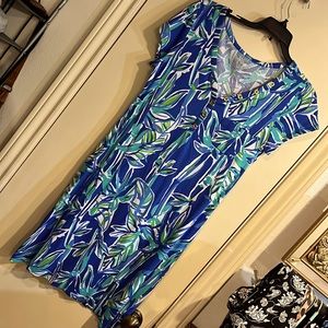 Lily Pulitzer blue print T-shirt dress. Size medium. No sign of wear!!